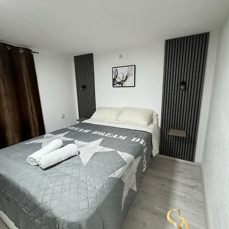 Sunny Apartman *